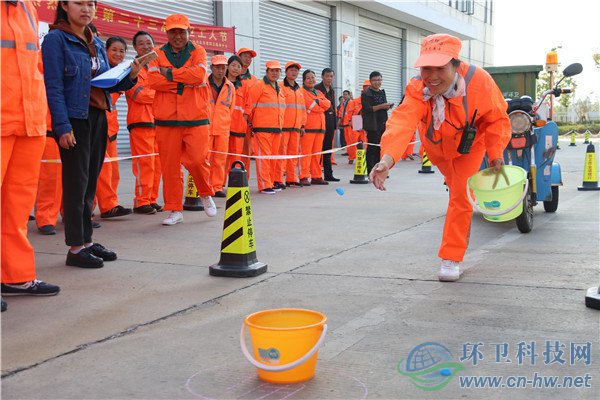 合肥160余名環(huán)衛(wèi)工人參加趣味運(yùn)動(dòng)會(huì)歡慶&ldquo;環(huán)衛(wèi)節(jié)&rdquo;